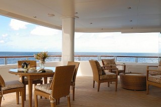 LINDA LOU - The Bridge Aft Deck